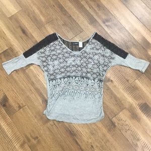 Buckle top with 3/4 length sleeves